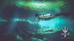 sidemount diving in cenote Kukulkan