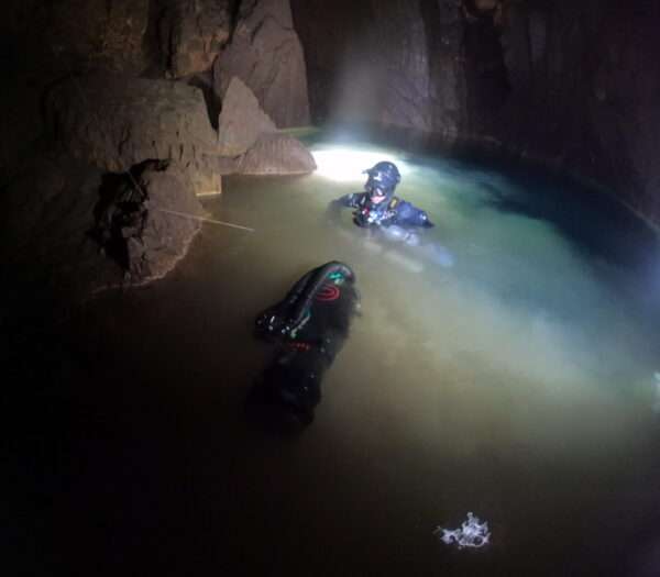 Géraldine Solignac - Exploration en recycleur Liberty Side Mount - Mexico - Cave exploration