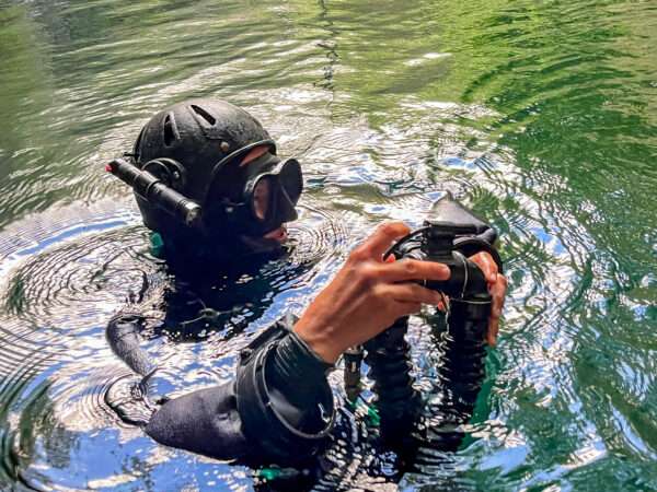 Géraldine Solignac - Side Mount Liberty CCR Instructor - Starting a dive at Cenote Eden - Mexico