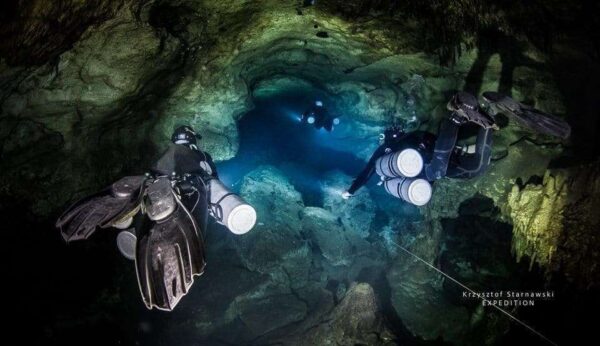 plongée souterraine avec Stage Cenote Mexique - Photo: Starnawski